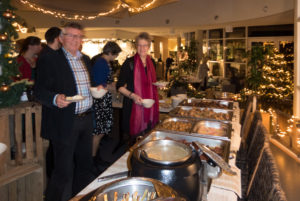 Uitgebreid buffet in kerstsfeer tijdens het Kerstbal 2017 - Stichting Dans Leusden